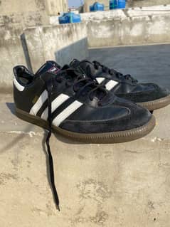 Adidas sambas size uk9