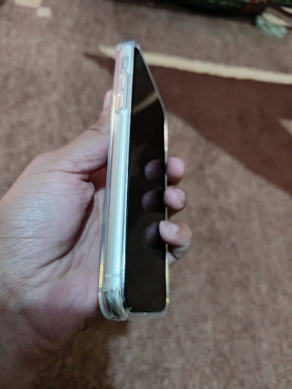 IPhone 11 128GB. Non-PTA 3