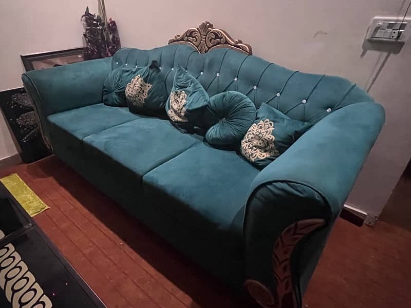 sofa set table with Dewan used for sale in good condition 4