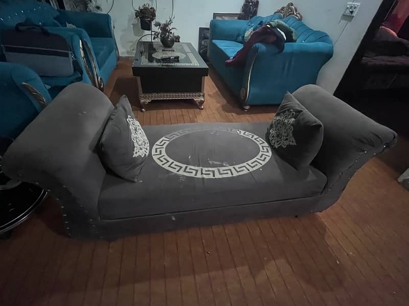 sofa set table with Dewan used for sale in good condition 5