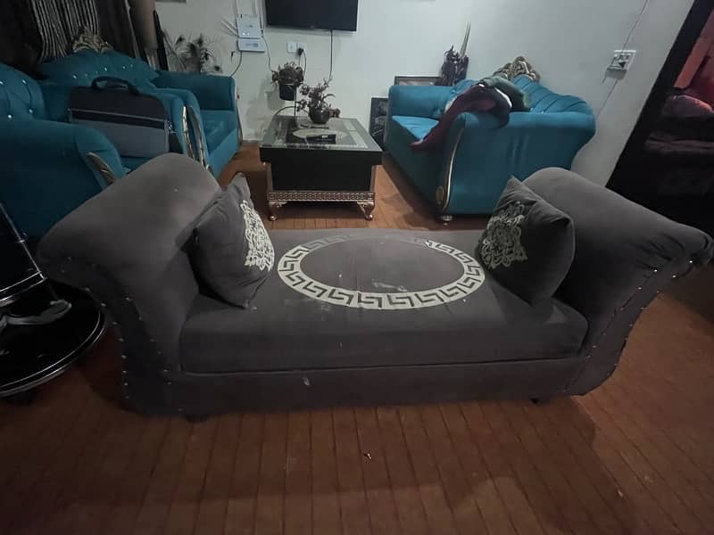 sofa set table with Dewan used for sale in good condition 6