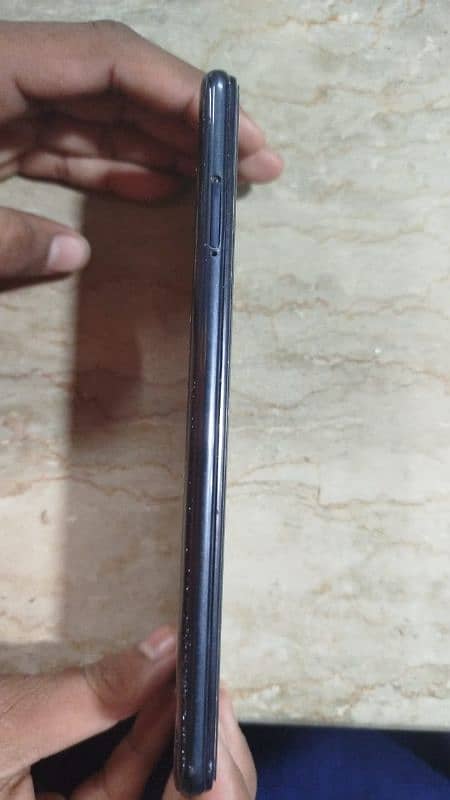 Infinix Hot 10 4/128gd 2