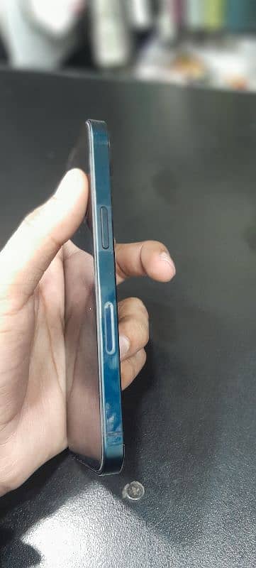 I phone 13 10 by 10 conDition 1