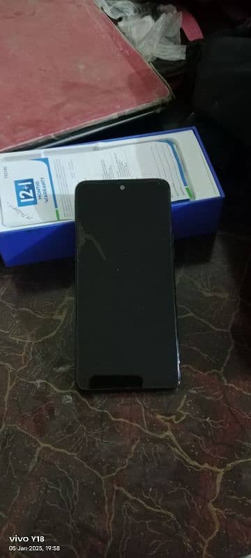 Tecno comon 18 premier 8/256 4 month used after break panel an back 3