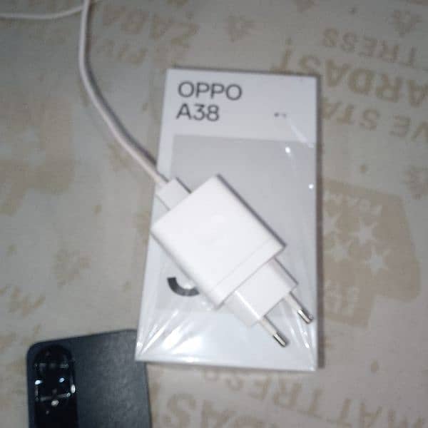 oppo A38 for sale all accessories complete. box one hand use 1