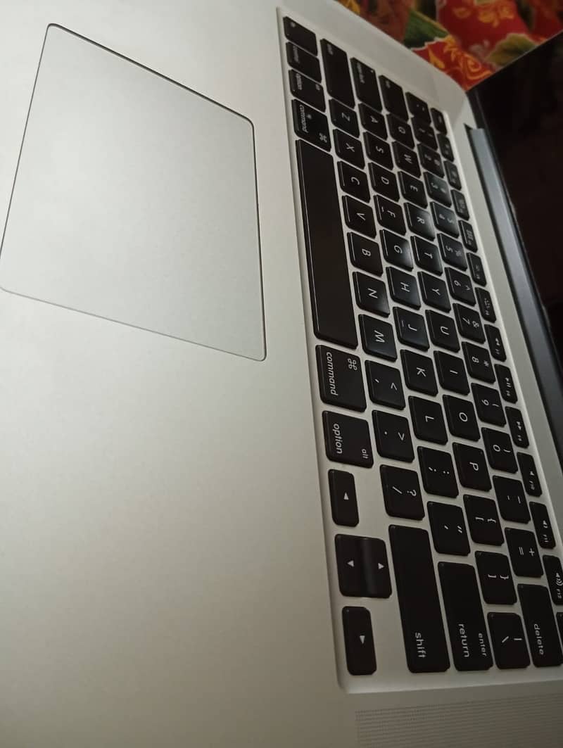 MacBook Pro 2015/ Ram:16GB/Storage 256GB/ 2