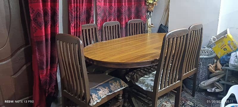 Dinning table with 6 chairs 0