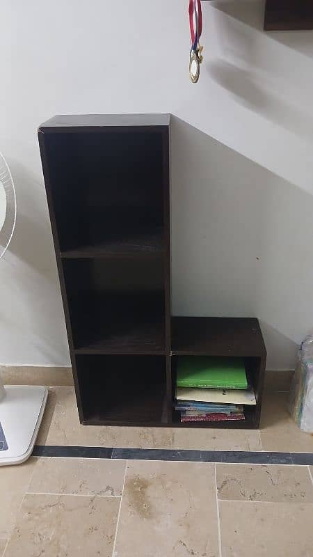 Wooden Book Shelf/Corner 0