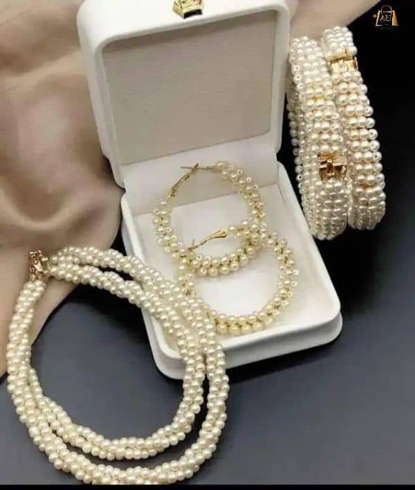 Multi Layered Pearl Stone Artifical Jewellery 5 Pcs set 0