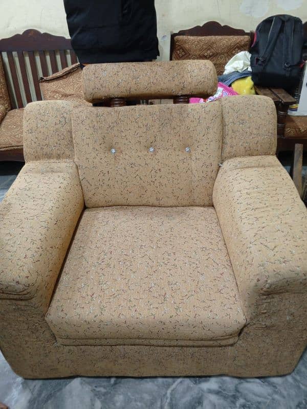 sofa set 6 seater. like new 2