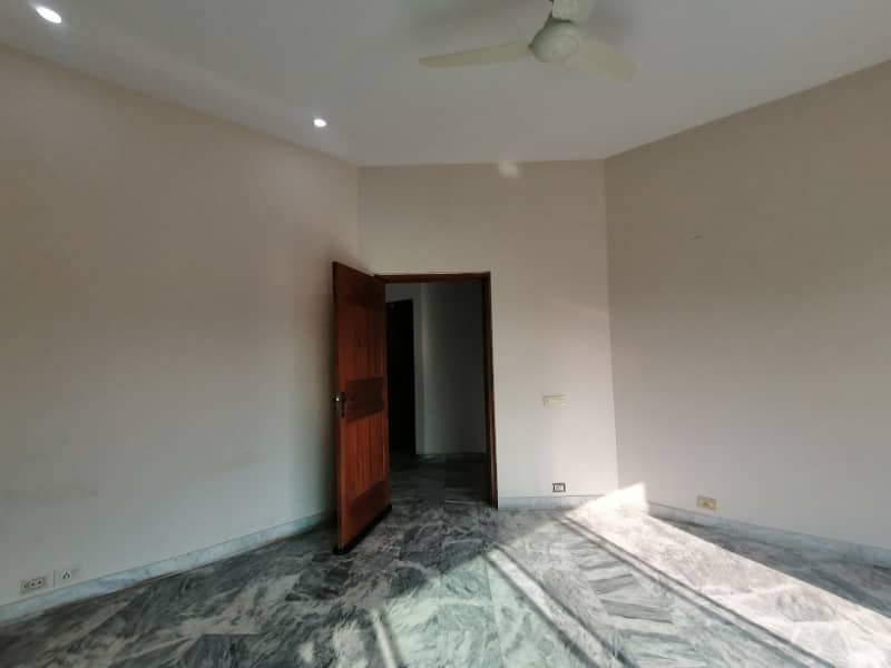 DHA 1 Kanal Excellent Upper Portion For Rent In Phase 5 Block D 3