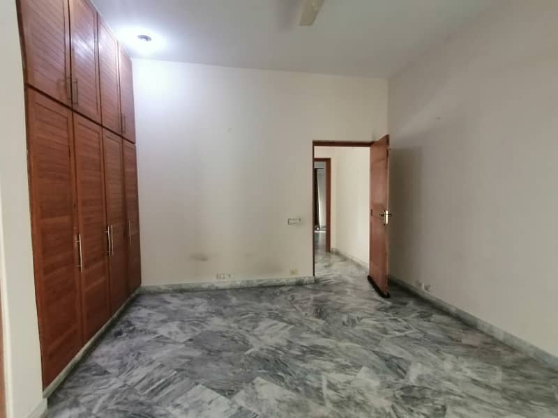 DHA 1 Kanal Excellent Upper Portion For Rent In Phase 5 Block D 7