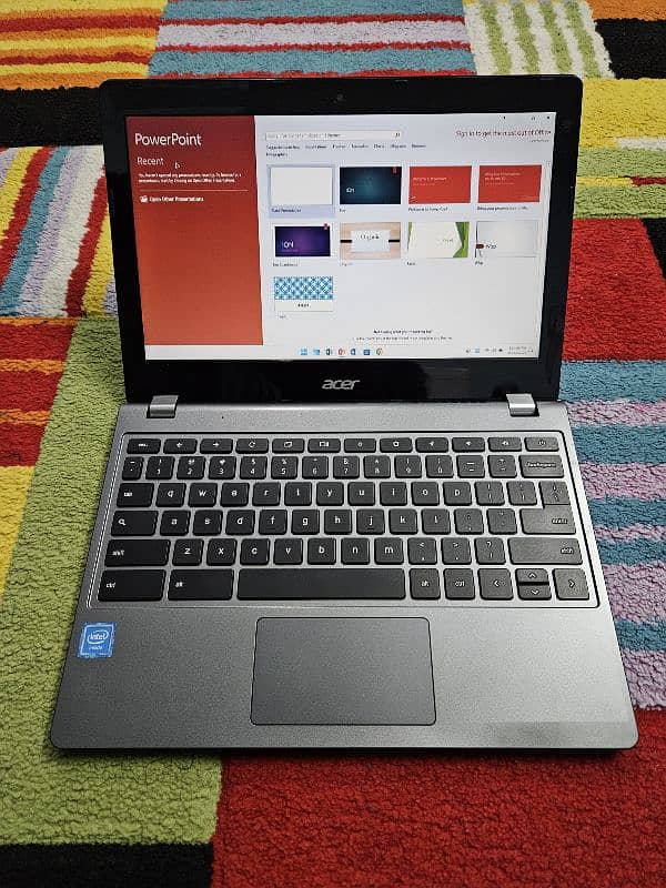 ACER laptop with 128GB SSD 4