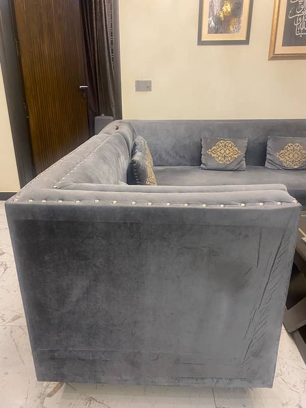 L SHAPED SOFA IN PERFECT CONDITION 1