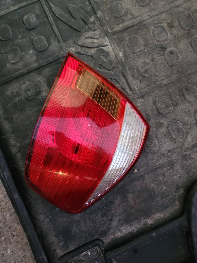 Toyota Premio 2004-05 Rear lights 0