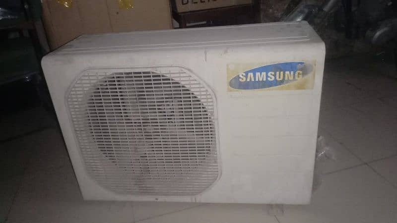 Samsung out door 1.5ton 0