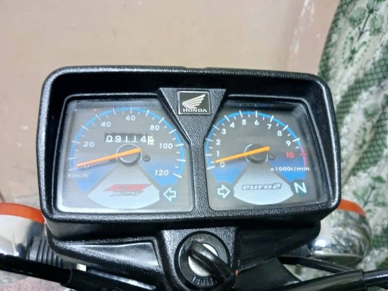 Honda CG 125 Special Edition Self start 2022 (0/3/2/0/4/0/9/2/4/2/9) 10