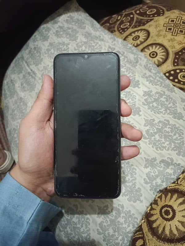 Realme C35 1