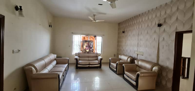 F-10/3: 555 Yards OLD HOUSE, DOUBLE UNIT, 6 Bedrooms, Immaculate Location, CDA Transfer, Price 19 Crores 3