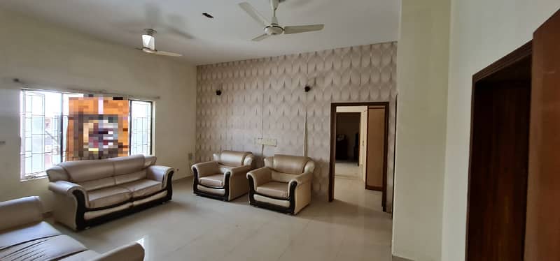 F-10/3: 555 Yards OLD HOUSE, DOUBLE UNIT, 6 Bedrooms, Immaculate Location, CDA Transfer, Price 19 Crores 4