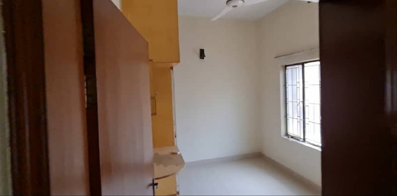 F-10/3: 555 Yards OLD HOUSE, DOUBLE UNIT, 6 Bedrooms, Immaculate Location, CDA Transfer, Price 19 Crores 12