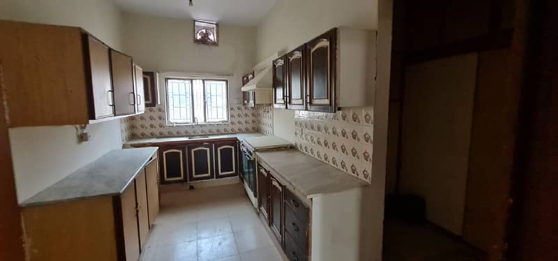 F-10/3: 555 Yards OLD HOUSE, DOUBLE UNIT, 6 Bedrooms, Immaculate Location, CDA Transfer, Price 19 Crores 20