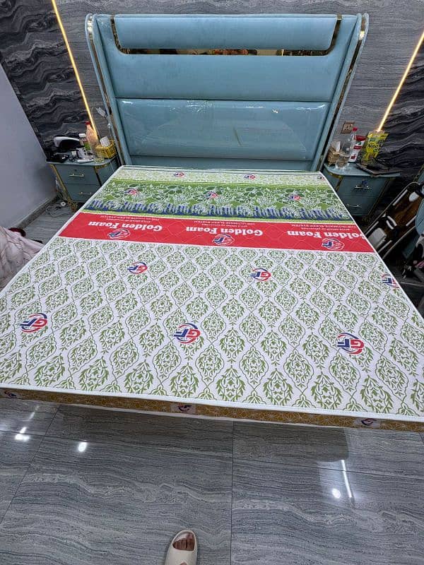 Golden mattress in perfect condition 1