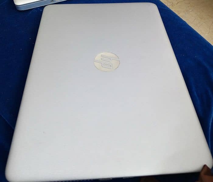 laptop Hp elitebook touch 14" core i5_6gen 128gb SSD+500gb hard,840-q3 2