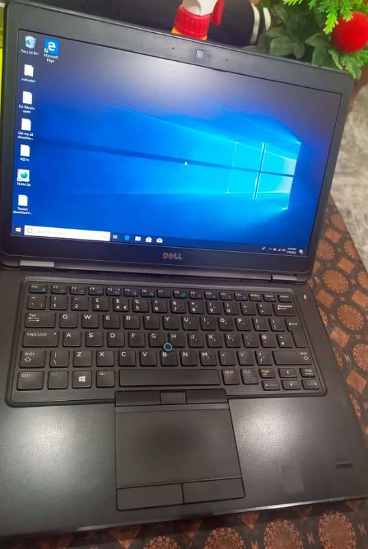 Dell latitude series E5450 0