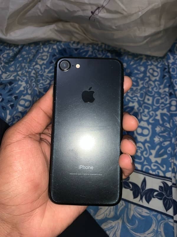 iPhone 7 128gb pta aproved minor glass crak 6