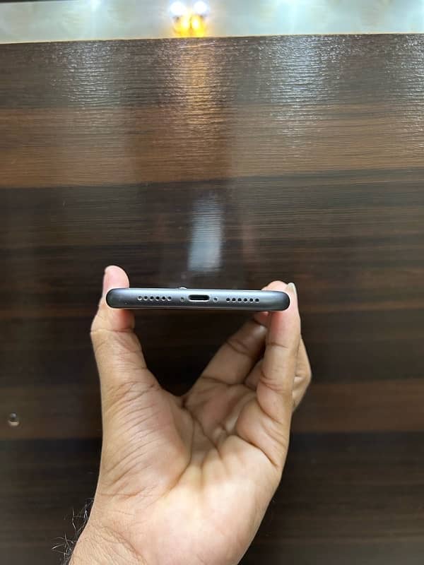 iPhone 11 128gb PTA Approved 1