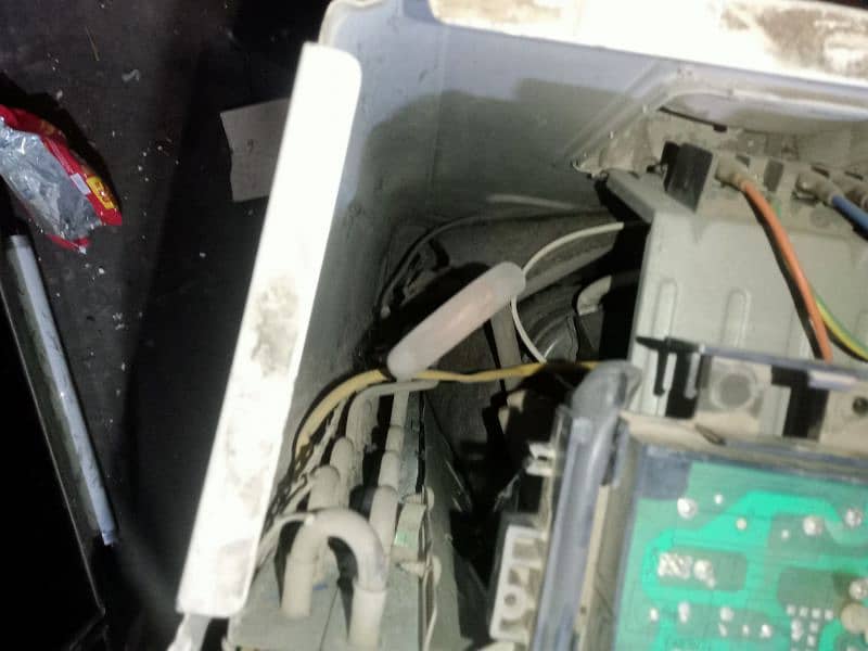 I zone DC Inverter All ok no repair genuine condition 10