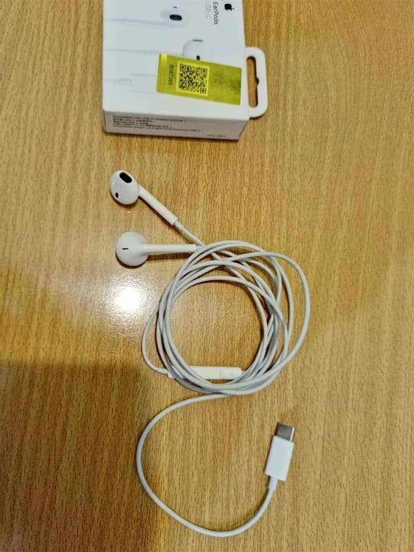 Apple Wired Earpods USB C | 100% Original, Mercantile 2