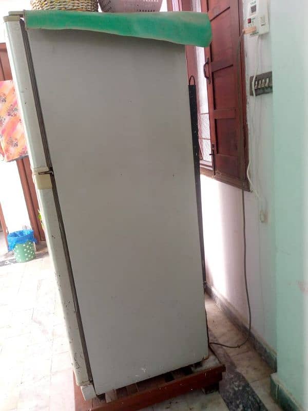 Dawlance Fridge Urgent Sale Serious Buyers Contact me 2