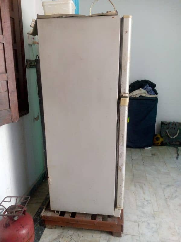 Dawlance Fridge Urgent Sale Serious Buyers Contact me 3