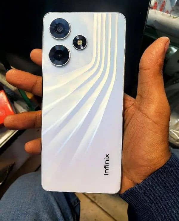 Infinix Hot 30 8+8 16 GB 128 GB 10 by 10 condition urgent sale majbori 0