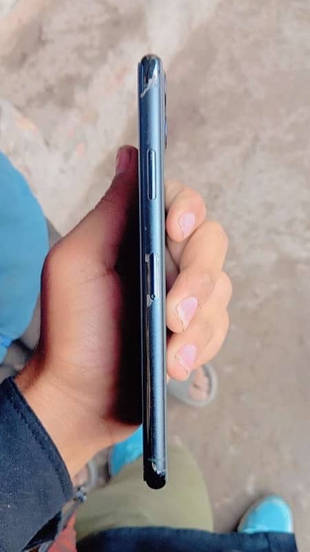 IPhone 11 Pro Max Non PTA 3