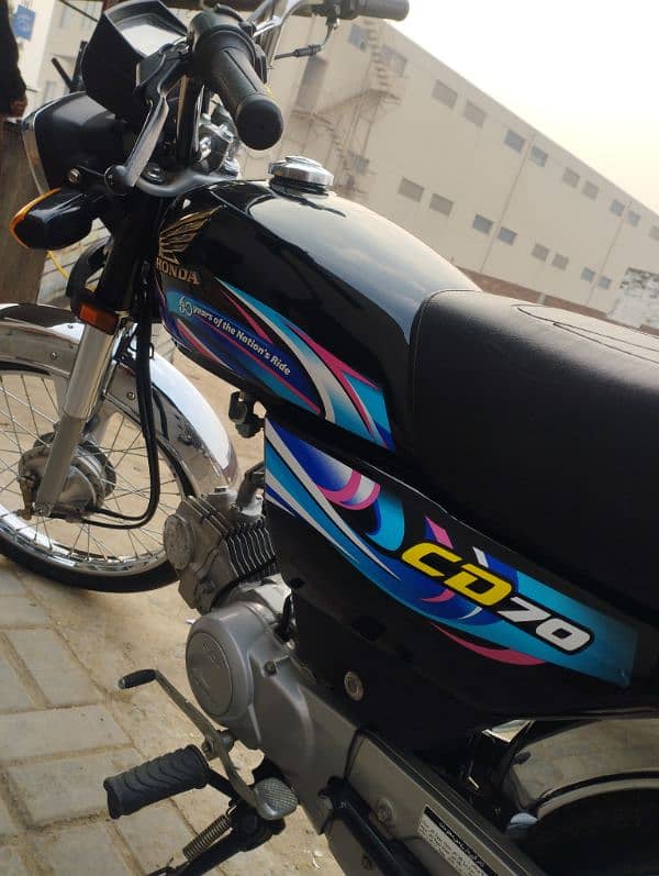 bilkul new bike hy Abhi Sirf 5600 Chali hy 3