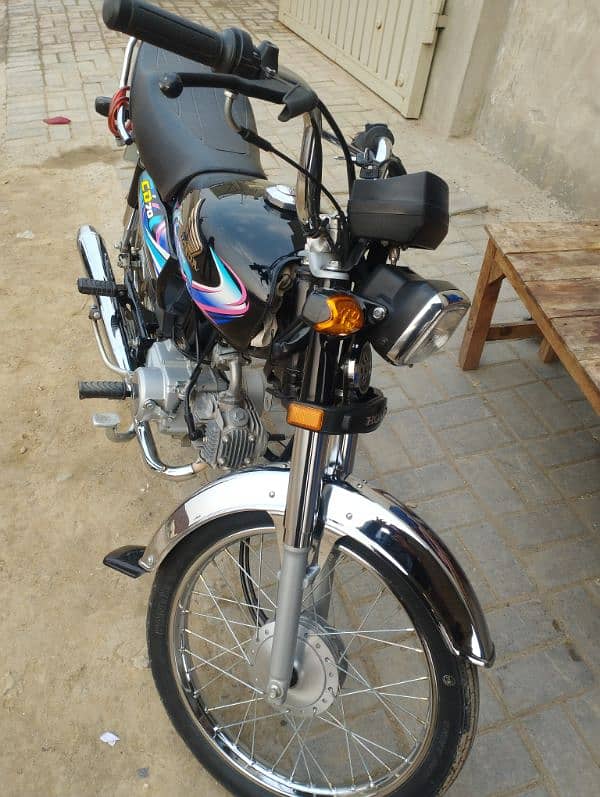 bilkul new bike hy Abhi Sirf 5600 Chali hy 4