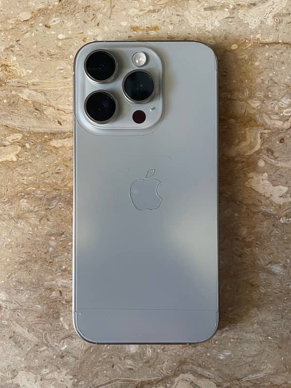 IPHONE 15 pro 2