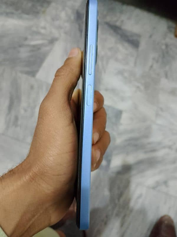 redmi note 12 box sath ha chrger nhi ha 2