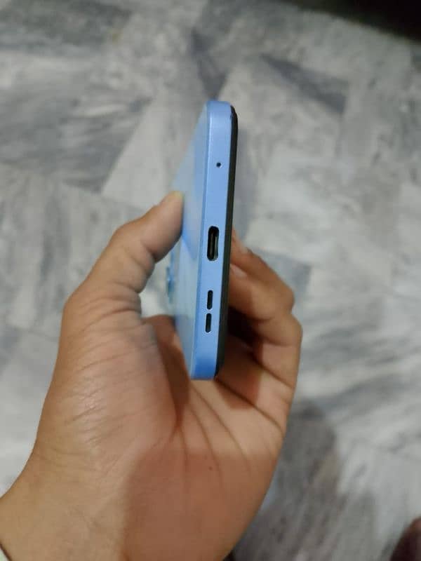 redmi note 12 box sath ha chrger nhi ha 4