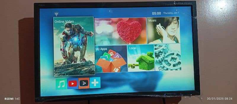 LCD MONITOR 22 INCH SIRF 2 MONTH USED. ANDROID BOX 4/64 WITH  REMOTE 2