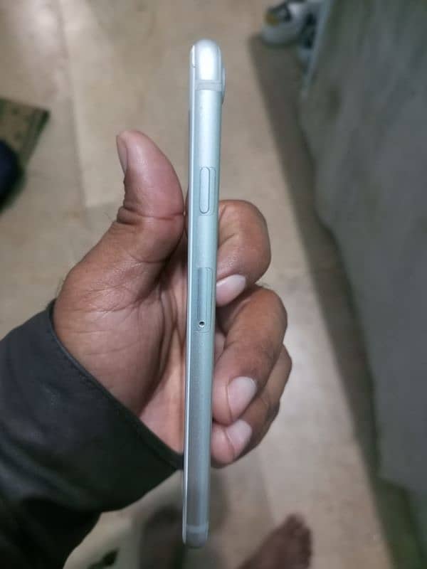 iPhone 7 Non PTA 128GB 4