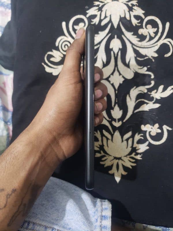 Google pixel 4a 5G    condition 10\10  03\24=58\69\50\5 2