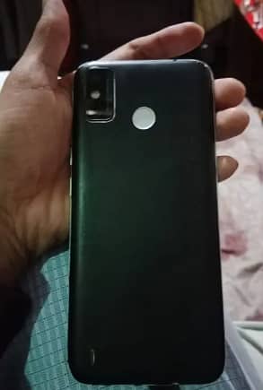 Tecno Spark 6 go 1