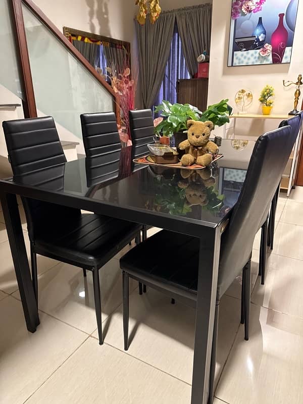 interwood dinner table  with 6 chairs 2