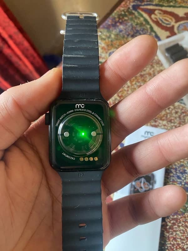 my candy orignal smart watch 10/10 condition 1