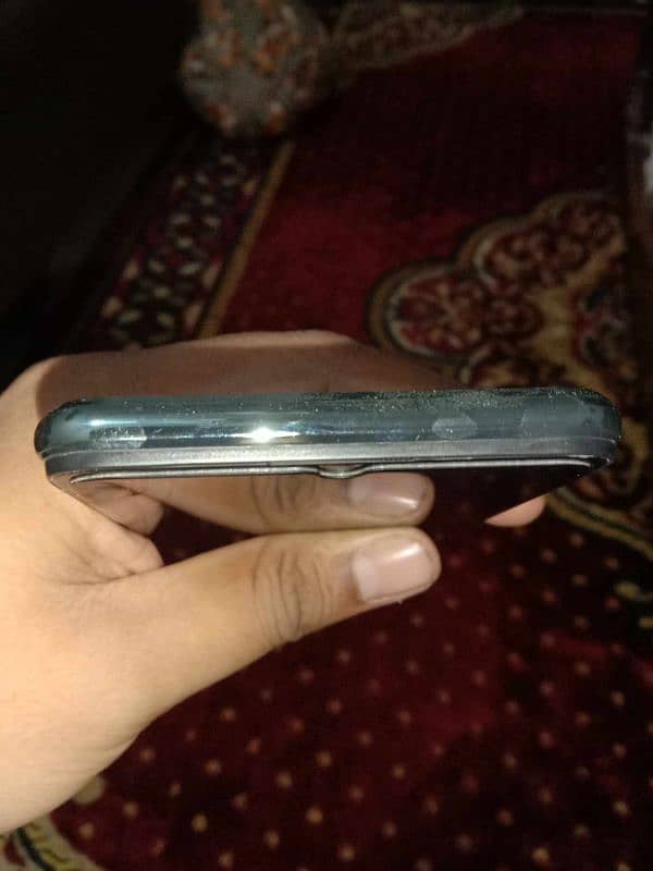 sell my vivo v17 in 10/10 condition 6