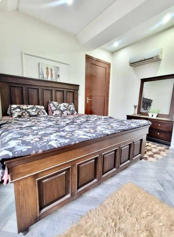 Bed set with side tables and dressing 1